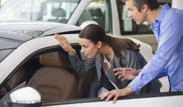 爆料渣女买车视频播放大全